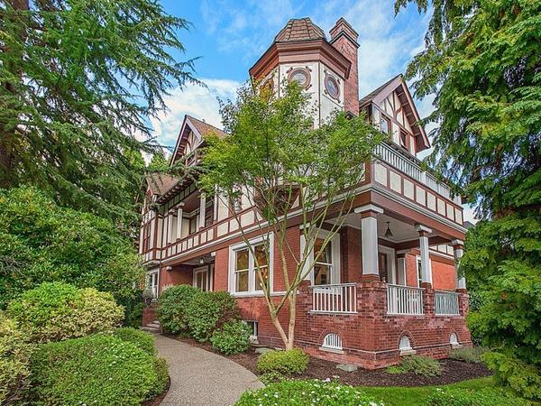 EaterSeattle's tweet image. @CurbedSeattle maps scenes from Sleepless and rounds up locations for the Twin Peaks remake: seattle.eater.com/2014/10/9/6953…