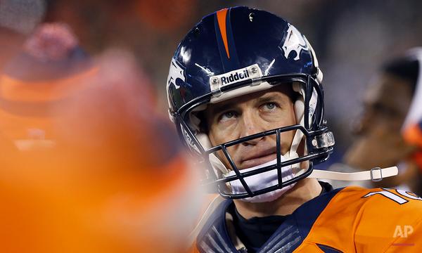AP_Images's tweet photo. #APIBlog: #PeytonManning became the second quarterback to throw 500 touchdown passes: http://t.co/Jj6MJLXN8U #APBlitz http://t.co/Z6jGOW62EH