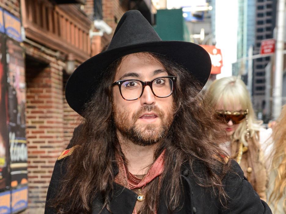 Well Im sorry that I forgot to also wish a happy birthday to Sean Lennon a big 39 today! 