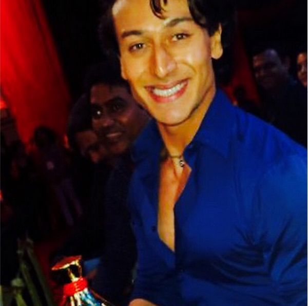TigerrShroffFC's tweet photo. Great news! @iTIGERSHROFF won Best Debut Actor at the Star Box Office Awards - via @AyeshaShroff @sabbir24x7 http://t.co/8ImZfOfKYt