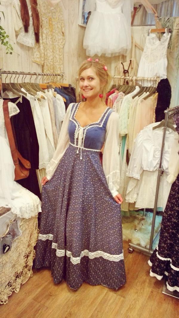 Giedre On Twitter Et J Ai Trouve Une Robe Encore Plus Belle Que La Robe Couleur Du Temps De Peau D Ane Http T Co 5uvrvguh3q