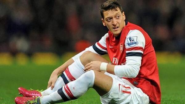 Footballtweet's tweet photo. Arsenal have averaged an injury every 5 days for the past 13 years. Ridiculous stat. #AFC http://t.co/m7oVUxJQCd
