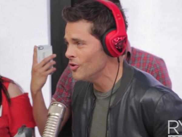 Profangrls's tweet photo. #Fangirling Moment: #JamesMarsden Sings #GarthBrooks "Friends in Low Places" &amp; I. Am. Dead! http://t.co/eP4RWC0Idr http://t.co/YNF0Ajl5Hv