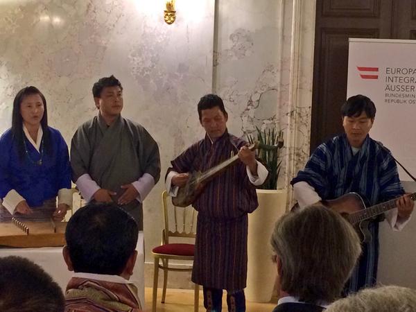 BayrPetra's tweet photo. Now in concert: Druk Revival from Bhutan, the Land of the Thunder Dragon. http://t.co/KCpr3wmyhg