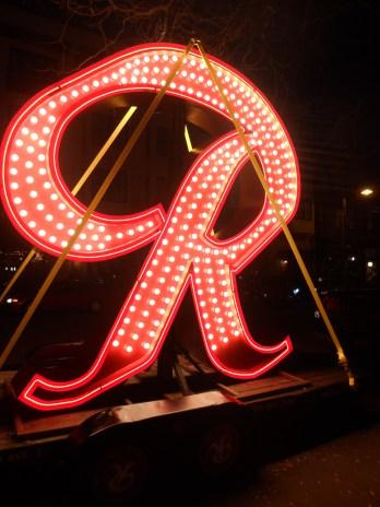 MBoothDesign's tweet image. The white lights in the Rainier Beer R do not extend into the bottom swashes. It is maddening. #designerconfessions