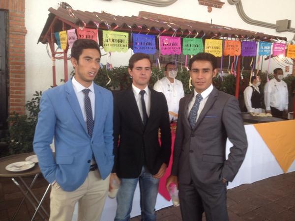 <a href="/mnuel_gutierrez/">Manuel Gutierrez.</a> <a href="/joselo_zavala/">jose zavala galeazzi</a> <a href="/edgarbadillo94/">edgar badillo</a>