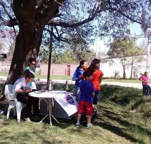 Nuestros compañeros recibiendo a vecinos para asesoramiento y tramitación de diversas gestiones de la <a href="/ansesgob/">ANSES</a>