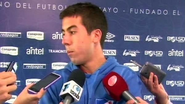 TelemundoUY's tweet photo. "Racing viene de un tropezón pero no por casualidad está ahí arriba”.
VIDEO http://t.co/XcqKkZI4UC http://t.co/Uawt4oF7Zb