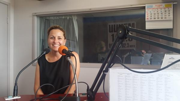 zenainavan's tweet photo. Talking all things #microgalleries @katinthehats today with community radio station @2uuu #art http://t.co/2Vi2QzdgJx