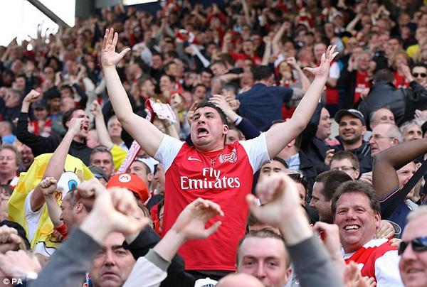 FootballFunnys's tweet photo. BREAKING: No Arsenal players have got injured today.. http://t.co/ogtj8E234n