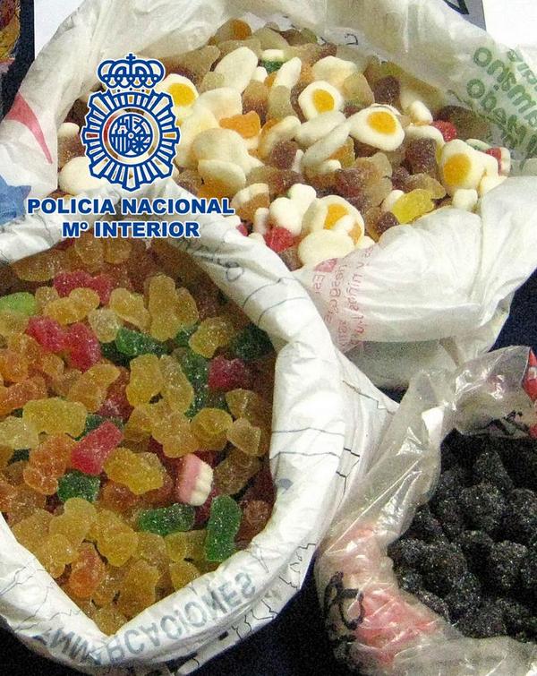 Cargongar72's tweet photo. Si, si...son gominolas pero con anfetamina! @policia ha intervenido 6.000 en #Madrid y #Zaragoza antidroga@policia.es http://t.co/t3JPmlZkX8