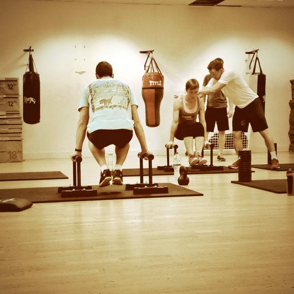 CrossfitEsher's tweet image. @LRidulfo and @lennykruse practising their #LSits on the #PBars 💪💪 #GWOD #Crossfit #crossfit2012 #Athlete #gymnastics