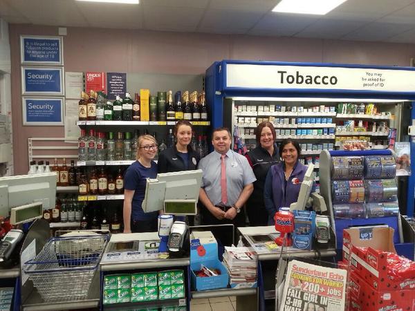 sam5340's tweet photo. Few of the team with boss man Paul! http://t.co/GF6euN5MwR