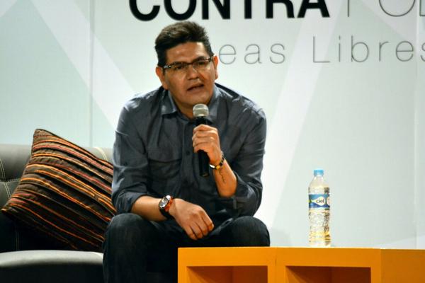 EncuentroUlsap's tweet photo. Ya estamos en nuestra conferencia magistral con @alexxxalmazan en #contrapoder2014 #ideaslibres http://t.co/51tW5XO2iZ