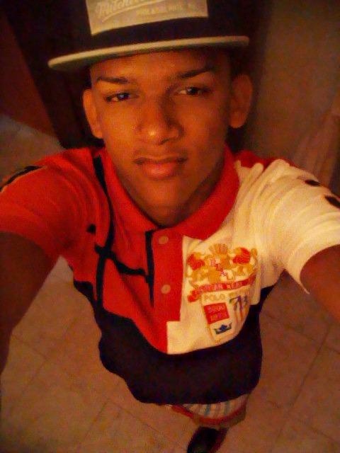 _MiguelRx3's tweet photo. Juzgame por lo que tu ves por fuera pero en silencio, Una cosa es lo que yo soy otra lo que aparento. #Bless ;) http://t.co/1nEGnfWC2A