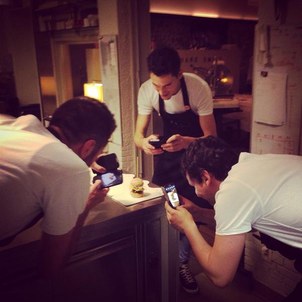 Gertdemangeleer's tweet photo. #bistroless #late night jam session #topteam #thank you boys!!! @bistroless  @BartPraet1 @RuigeV http://t.co/DD8ROiYl6m