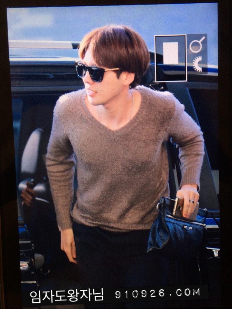 BzinsUvCcAAej05.jpg:large