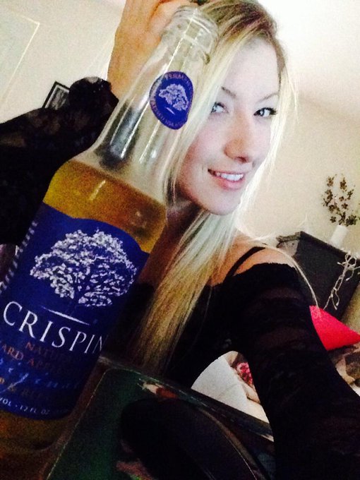 Fam's got home, time to de-stress! Hopping on cam with some adult apple juice?? http://t.co/9bXRTN9c<a href="/tag/mvsales"class="tags"><span>#mvsales</span></a>