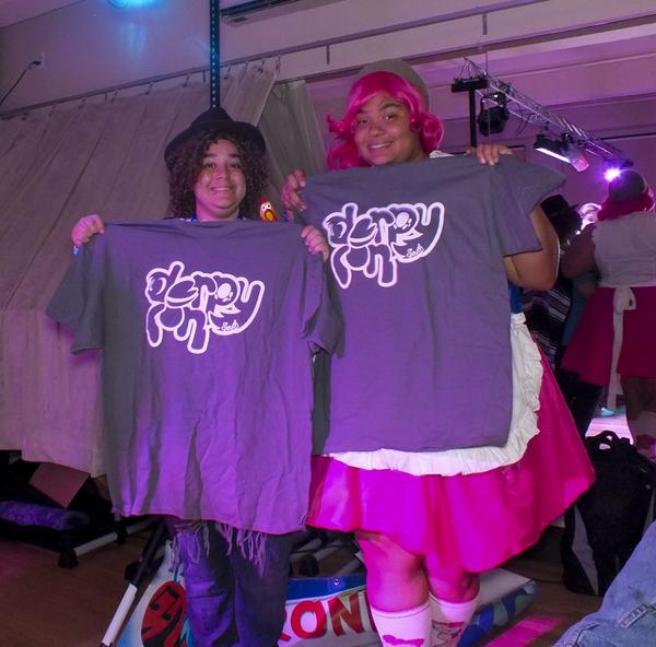 BroniesNYC's tweet image. Thanks once again to @DerpyConS for last month&apos;s prizes: These two fine fillies won the shirts from @Rabornius