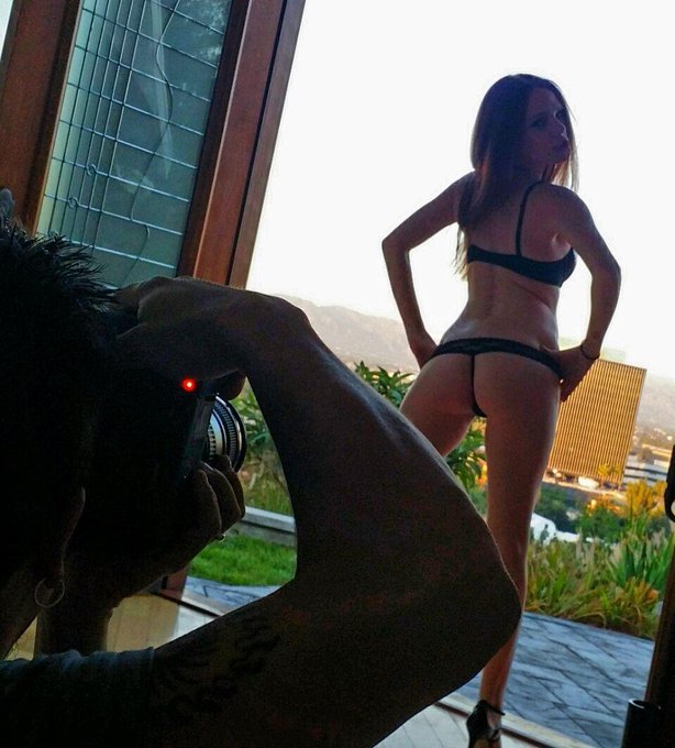 Watch Kassondra Raine's leaked NSFW photo on TwXstars