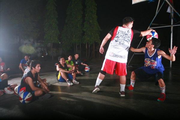 #RTGF #RTGF2014 #lastreetball <a href="/LA_Streetball/">LA Streetball</a> at <a href="/031Ballers/">031Ballers Surabaya</a> homecourt (2)
