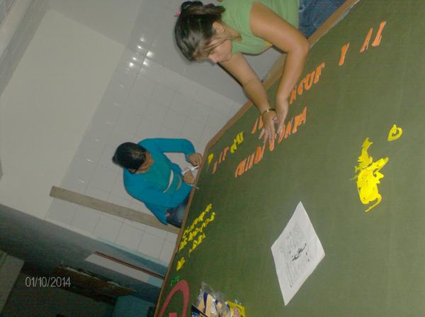 andreinacaman's tweet photo. @apoyoeduGBTDE pancartas y elaboración de la cartelera UEE Pbro. Fernando Maria Contreras http://t.co/KnI4WAJScU
