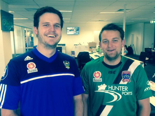 AidoTheJourno's tweet photo. @SportalAU boys showing their @ALeague colours #ALeagueColours @WgtnPhoenixFC @NewcastleJetsFC #BeautifulGame http://t.co/6dUSVKpmOO