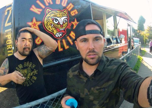 HEYYYYKP's tweet image. Is this how you take a 'selfie?' Huh?.. @kimJongGrillin 🔥😐 #goprofail #eastdivision #foodtrucklife