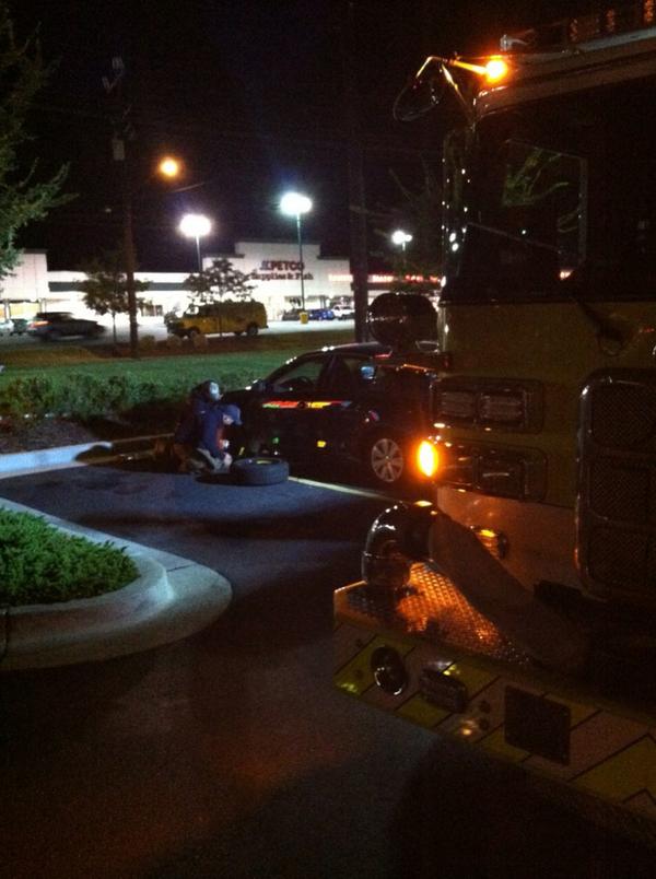 BranchvilleFire's tweet image. #Volunteers assisting a citizen with a flat tire while out getting dinner tonight.