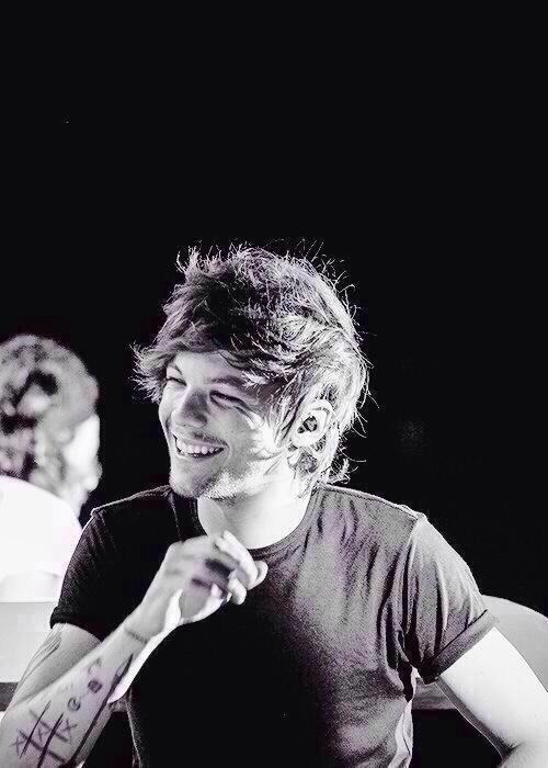 Louis Tomlinson is starting his own music management company - United By Pop
