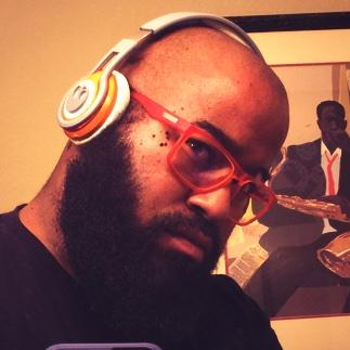 tshakaarmstrong's tweet image. Article finished! Now playing: @IAmKRSOne #Wannabemceez Switching up headphones while listening/typing. #TestingTech