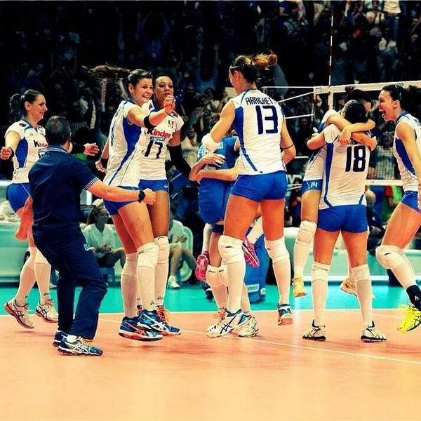 ceciliacaruso_'s tweet photo. E stasera regalateci altre emozioni! #volleymondiali14 @ValeArrighetti @diouf_valentina @Chiri_Cristy @FrancyFer84 ❤️ http://t.co/wgQKlpedMJ