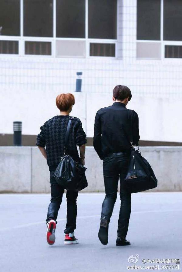 cSYixing91_'s tweet photo. พวกเขาคงเหนื่อยมามากแล้ว พวกเขาแค่ต้องการพักผ่อน
#alwayssupportkrisluhan #AlwaysSupportYifan #alwayssuportluhan http://t.co/MUmOmD99yp