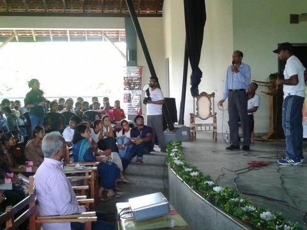 UnityMission's tweet image. Q&amp;amp;A Session with @MahelaJay at #UnityCamp7 #Mirissa #Unite #Heal #Integrate