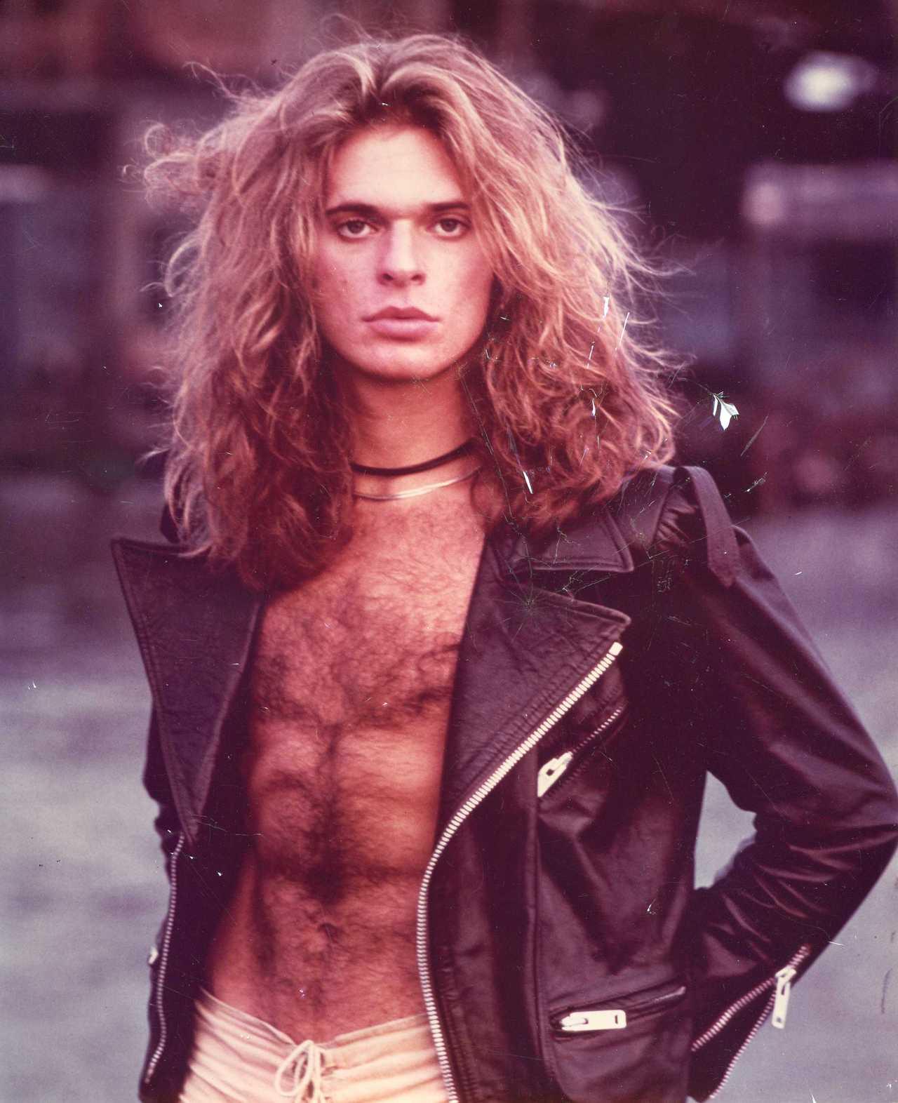 HAPPY BIRTHDAY DAVID LEE ROTH *10-10-1954* 