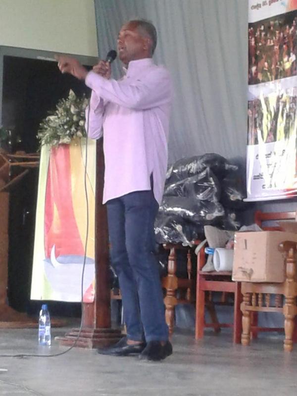 Krys_Types's tweet image. Mr. Kushil Gunasekera talka about the #UnityTeam cricket team with @KumarSanga2 as the coach at the #UnityCamp7