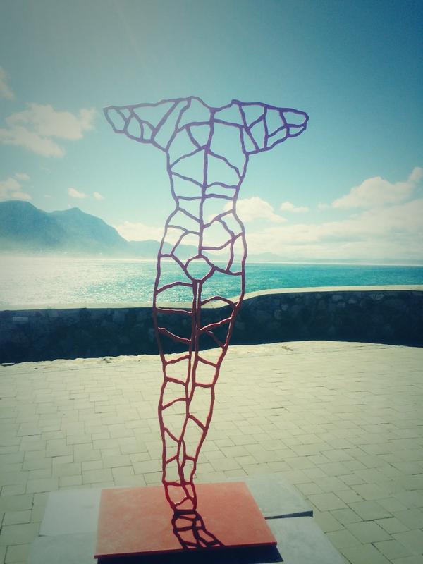 Laurenterras's tweet image. Started this glorious day with @BiotoneSA infused @HermanusBuzz run #MakeYourDay