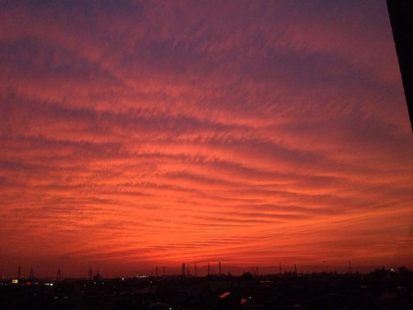barbielipsats's tweet photo. 空がすごい！！！！！ http://t.co/a8SlzPzjTR