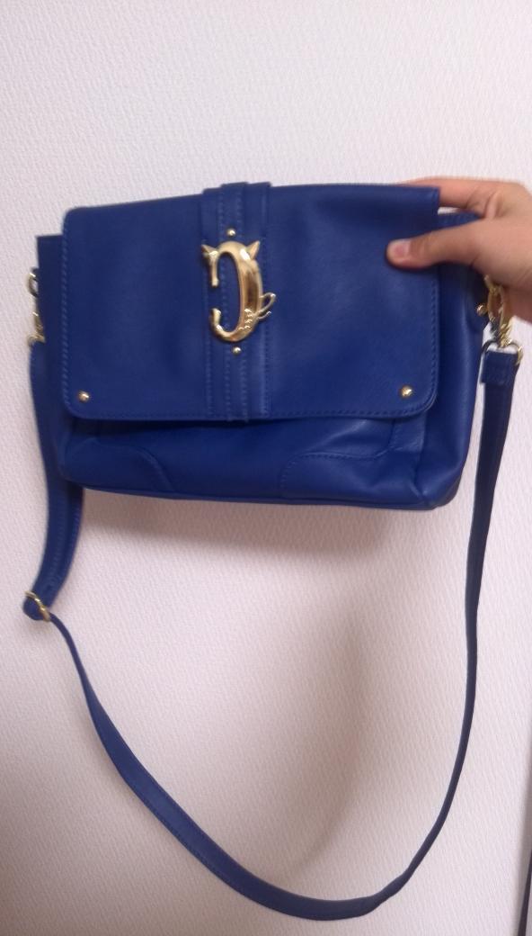 彩火 停止します Twitterissa ねぇ これ 銀魂３６話のドリームキャッチャー のトム話でさー 出てきたかばんに似てない 安物のバック 色は違うけど たしかに安かったけどさ ３６話って私まだ銀魂知らないよ 知ったの40話だもん 似てると思ったらrt 銀魂