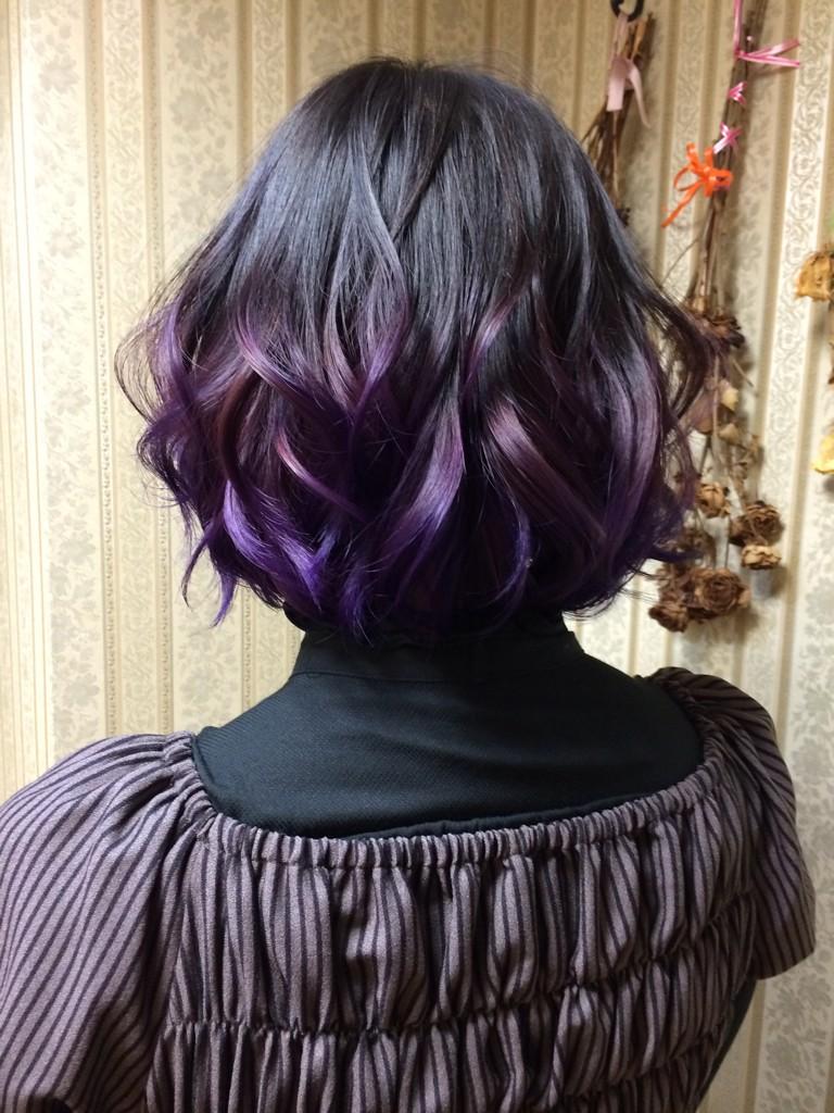 シャンテグラム ٹوئٹر پر お客様紹介 ミディアムボブのパープルグラデーションカラー 32mmのコテでランダム巻き 地毛を活かしつつブリーチ1回で明度差を付け 青みの紫を入れました ミディアムや ボブでもグラデーションカラーでヘアスタイル楽しめます