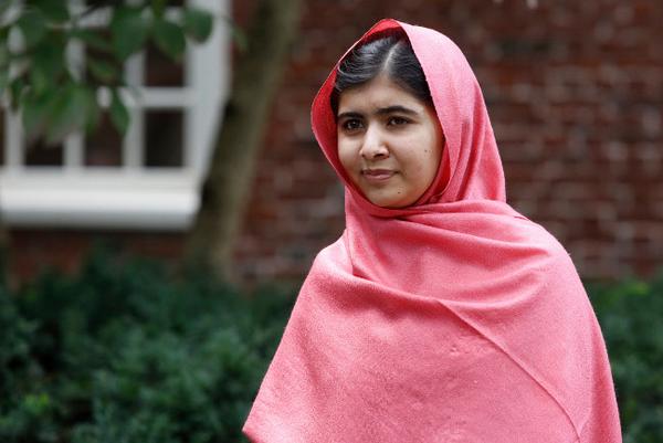 Pajaropolitico's tweet photo. A sus 17 años, #Malala es la mujer más joven en recibir el Nobel de la Paz http://t.co/k5eOKZO9ZL http://t.co/tiyIyqCwap