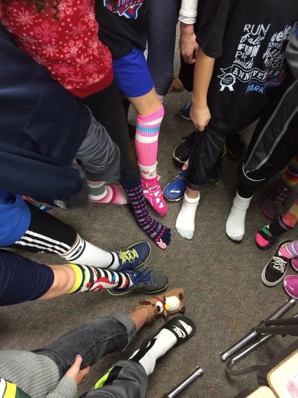 CarrieJohnsonWO's tweet photo. Kicking off Soctober in room 134. #wevegotstyle @LakewoodEl http://t.co/OU2hFhegdM
