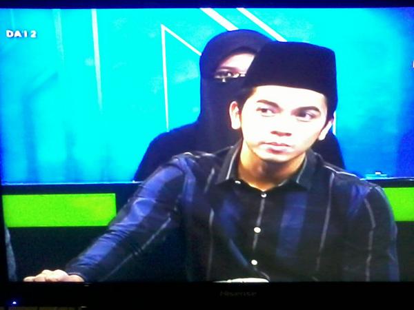linav78's tweet photo. Hensemnya @amarbaharin  kt #Dai2 tapi xleh tgk..huhu..:( 
Tq @haniomar89 tolong anto gmbo ni:) http://t.co/70jGndavXz