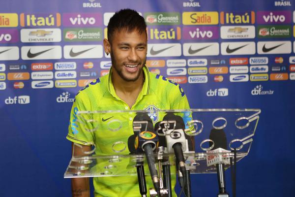 omidbakhtiyaari's tweet photo. #BlogDoNeymar Neymar Interiew http://t.co/4v5Ha7eiZ6 http://t.co/me1b5NS6vn
