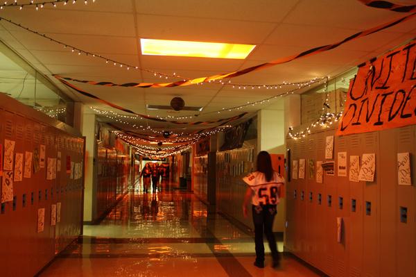 PCClipper's tweet photo. String lights were big in #PCHOCO14 hallway decoration! #seniorhallway http://t.co/314Q66SYEa