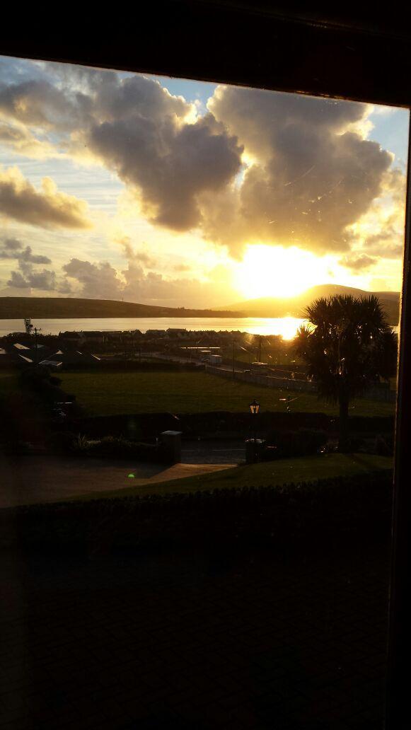 ConefreyEnda's tweet photo. Dingle of an Autumn Evening http://t.co/Jjuuw3Htbm