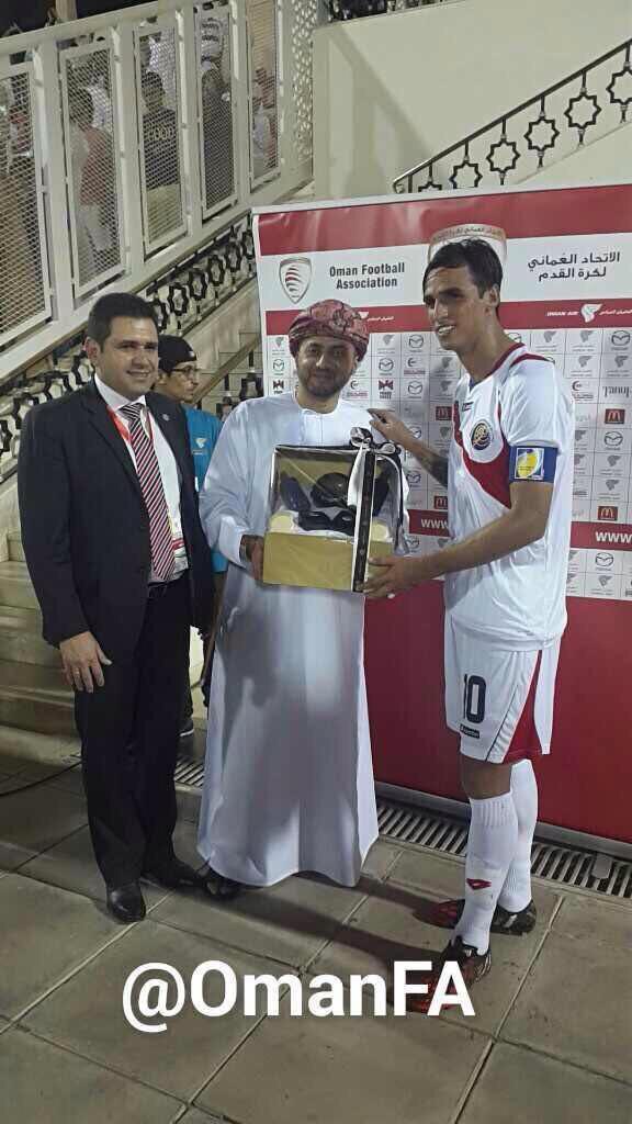 Contento x el gane de #lasele buen esfuerzo. Feliz x recibir reconocimiento a jugador del partido