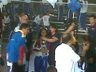 27_yepez's tweet photo. CAMPEONA CON HONOR http://t.co/qUPp7xWL15