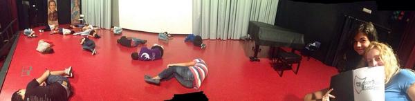 SomosTeatro_'s tweet photo. Segunda sesión superada. http://t.co/YvWpavbe7U