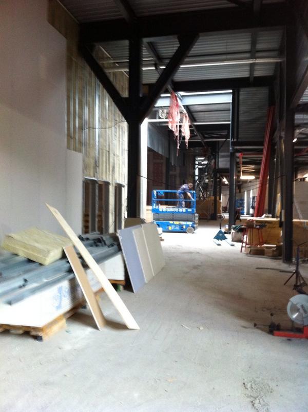 vanderLoo2's tweet photo. Mooie #opdracht JTbioscop te #eindhoven #uzin @forboflooring #balsan @VanWijnenGroep @StoraxBV http://t.co/hNDPp0y2yV